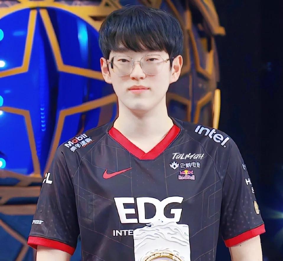 开云娱乐-李宁中单scout