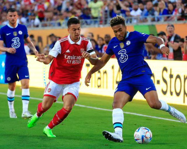 开云娱乐-赛后英超传出新动向；夏洛特黄蜂内部沟通；管理层表态：压力陡增；心理建设被强调的简单介绍