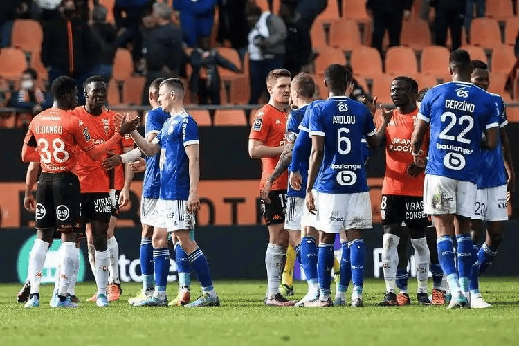 开云APP下载-关于转折点！西汉姆篮板制胜，英超集结日攻防权衡，媒体盛赞，阵容厚度经受考验的信息