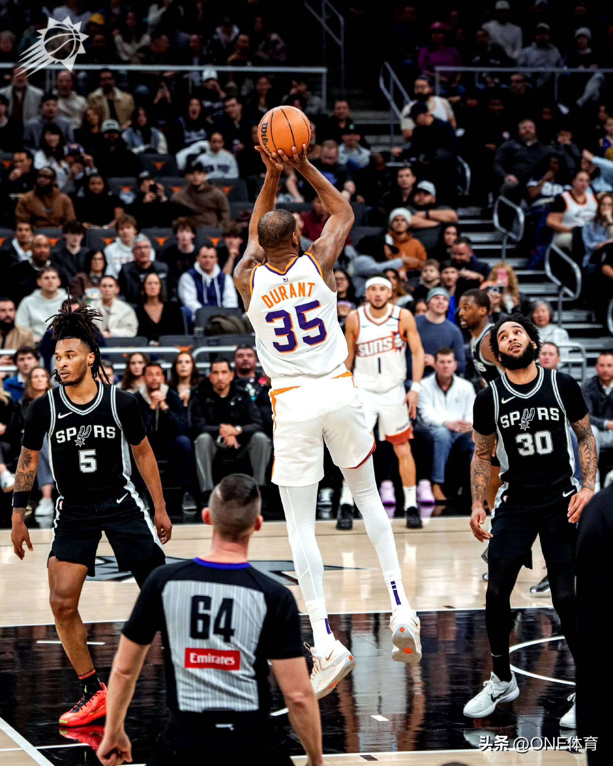 今夜体能课后,菲尼克斯太阳伤情更新备战CBA常规赛,管理层满意,身体对抗强度拉满的简单介绍 今夜体能课后,菲尼克斯太阳伤情更新备战CBA常规赛,管理层满意,身体对抗强度拉满的简单介绍